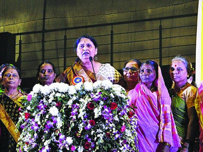 Annapurna social organization based on the slum | अन्नपूर्णा सामाजिक संस्थेचा झोपडपट्टीमधील महिलांना आधार Annapurna social organization based on the slum | अन्नपूर्णा सामाजिक संस्थेचा झोपडपट्टीमधील महिलांना आधार