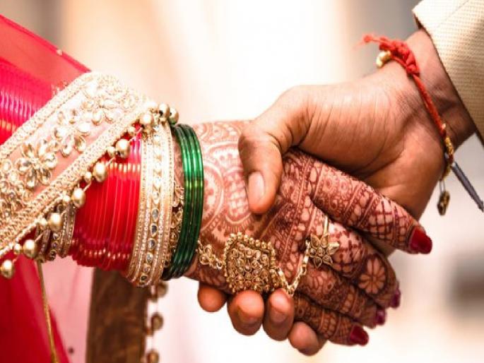 girl marries second time without divorce, case filled against relatives of the bride | पहिले लग्न झालेले असताना दुसऱ्यासोबत घरोबा करणाऱ्या वधूसह नातेवाईकांवर गुन्हा girl marries second time without divorce, case filled against relatives of the bride | पहिले लग्न झालेले असताना दुसऱ्यासोबत घरोबा करणाऱ्या वधूसह नातेवाईकांवर गुन्हा