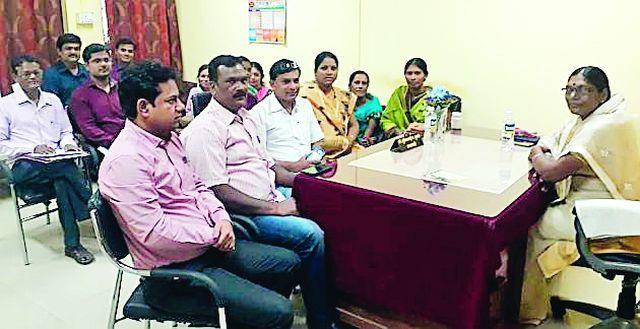 Dakshin of Expansion Officers at Social Welfare Committee Meeting | समाजकल्याण समिती सभेला विस्तार अधिकाऱ्यांची दांडी