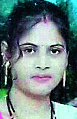 Husband leap into husband's well | पत्नीने घेतला गळफास पतीची विहिरीत उडी? Husband leap into husband's well | पत्नीने घेतला गळफास पतीची विहिरीत उडी?