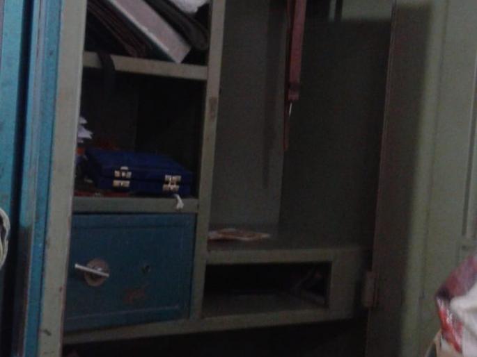 Burglary in Orlando, Citizens Frightening | औंदाणेत घरफोडी, नागरिकांमध्ये घबराट Burglary in Orlando, Citizens Frightening | औंदाणेत घरफोडी, नागरिकांमध्ये घबराट