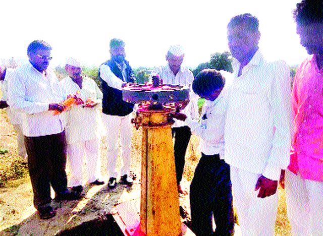 Satisfaction among farmers due to the downward spiral | उंबरदरीचे आवर्तन सुटल्याने शेतकऱ्यांत समाधान Satisfaction among farmers due to the downward spiral | उंबरदरीचे आवर्तन सुटल्याने शेतकऱ्यांत समाधान