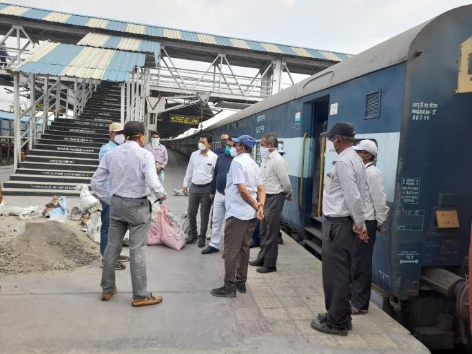 A hospital for corona patients will be set up at Bale station in 22 railway coaches | बाळे स्थानकावर उभारणार रेल्वेच्या २२ डब्यांमध्ये कोरोना रुग्णांसाठी हाॅस्पिटल A hospital for corona patients will be set up at Bale station in 22 railway coaches | बाळे स्थानकावर उभारणार रेल्वेच्या २२ डब्यांमध्ये कोरोना रुग्णांसाठी हाॅस्पिटल