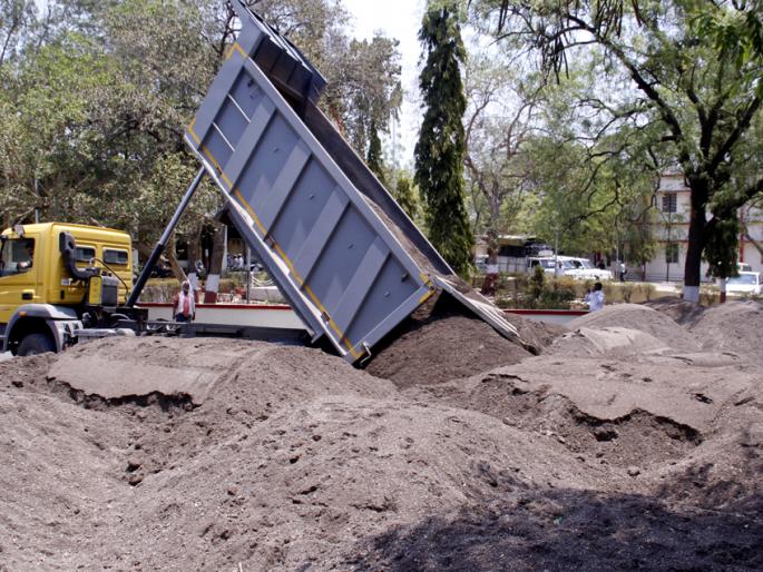 Sandalis will be seen in big names in Khaki | वाळू प्रकरण खाकीतील बड्या अधिकाऱ्यांच्या येणार अंगलट Sandalis will be seen in big names in Khaki | वाळू प्रकरण खाकीतील बड्या अधिकाऱ्यांच्या येणार अंगलट