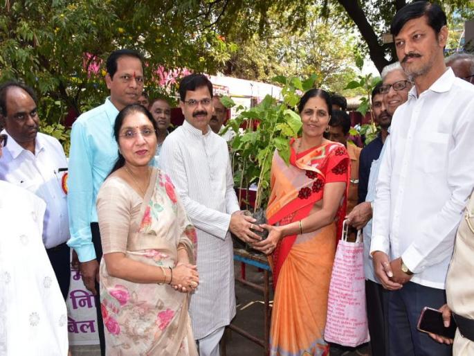 Nashik Municipal Bell Festival starts | नाशिक महापालिकेच्या बेल महोत्सवाला प्रारंभ Nashik Municipal Bell Festival starts | नाशिक महापालिकेच्या बेल महोत्सवाला प्रारंभ