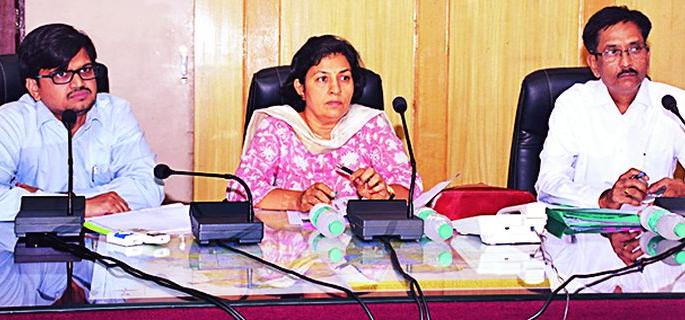 All the coordinates work to coordinate with the avoidance of scarcity | टंचाई निवारणार्थ सर्व यंत्रणांनी समन्वयाने काम करा