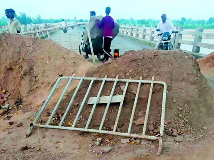 Dangerous traffic resumes from interstate bridges | आंतरराज्य पुलावरून धोकादायक वाहतूक पुन्हा सुरू Dangerous traffic resumes from interstate bridges | आंतरराज्य पुलावरून धोकादायक वाहतूक पुन्हा सुरू