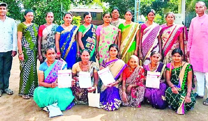 Women farmers shifted to organic farming | सेंद्रीय शेतीसाठी महिला शेतकरी सरसावल्या Women farmers shifted to organic farming | सेंद्रीय शेतीसाठी महिला शेतकरी सरसावल्या