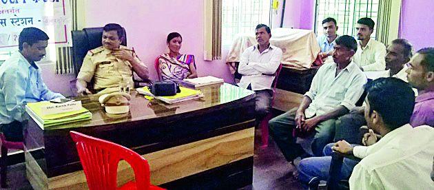 Stop the illegal excavation of the sand, liquor trade | रेतीचे अवैध उत्खनन, दारुचा व्यापार बंद करा