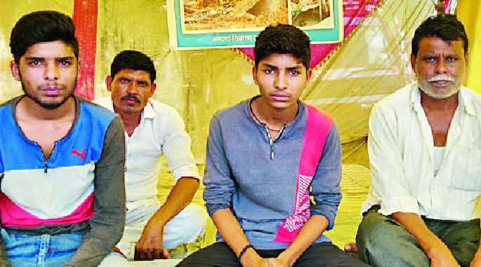 Preparation of agitation for officers' action | अधिकाऱ्यांच्या कारवाईसाठी आंदोलनाची तयारी