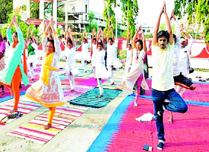 Try to create awareness for the benefit | योगाप्रति जागरूकता निर्माण करण्याचा प्रयत्न