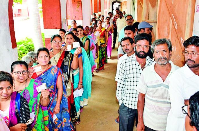 Maharashtra Election 2019 : The fate of 39 candidates is machine-tied | Maharashtra Election 2019 : ३९ उमेदवारांचे भाग्य मशीनबंद Maharashtra Election 2019 : The fate of 39 candidates is machine-tied | Maharashtra Election 2019 : ३९ उमेदवारांचे भाग्य मशीनबंद