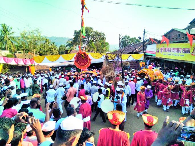 The beginning of the Shimagotsav of Karanjeshwari | करंजेश्वरीच्या शिमगोत्सवाला सुरुवात The beginning of the Shimagotsav of Karanjeshwari | करंजेश्वरीच्या शिमगोत्सवाला सुरुवात