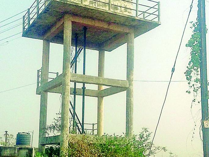 Water in 10 villages on the hill | पहाडावरील १० गावांमध्ये पेटणार पाणी