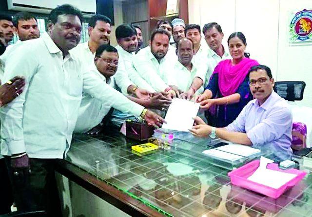 Dengue infestation due to indigestion | अस्वच्छतेमुळे डेंग्यूचा प्रादुर्भाव Dengue infestation due to indigestion | अस्वच्छतेमुळे डेंग्यूचा प्रादुर्भाव