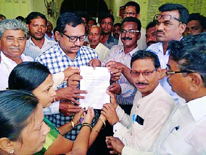 Thousands of farmers in Brahmaputri | ब्रह्मपुरीत शेतकऱ्यांचे घंटानाद Thousands of farmers in Brahmaputri | ब्रह्मपुरीत शेतकऱ्यांचे घंटानाद