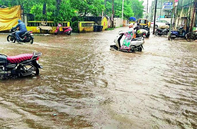 Wash for the second day in a row | सलग दुसऱ्या दिवशीही धुव्वाधार