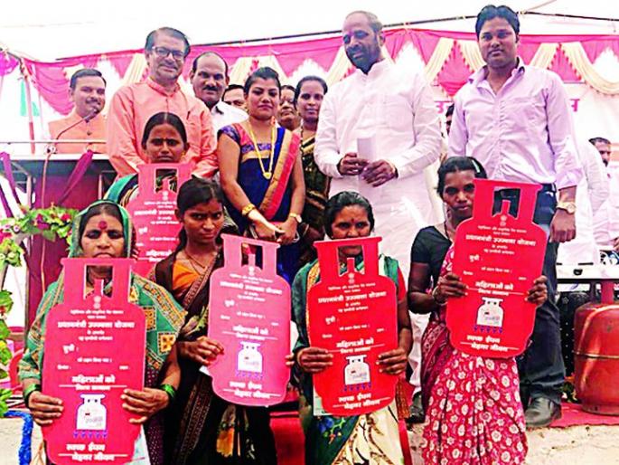 Innovations in the lives of rural women | ग्रामीण महिलांच्या जीवनात होत आहे नवपरिवर्तन