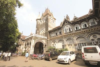 'That' woman's police defiantly | ‘त्या’ महिलेची पोलीसांना हुलकावणी 'That' woman's police defiantly | ‘त्या’ महिलेची पोलीसांना हुलकावणी