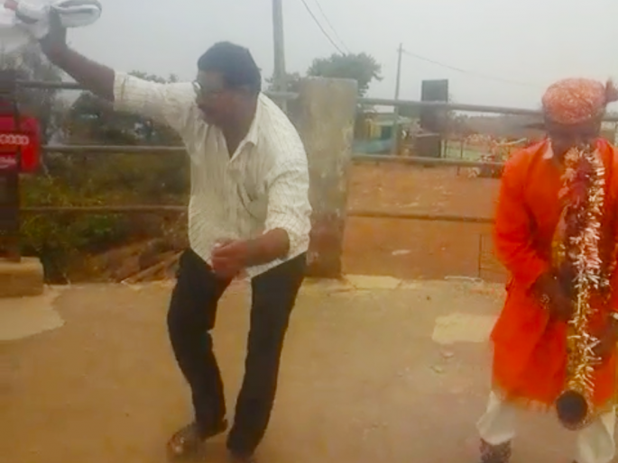 Traditional instruments also exist in the modern era | आधुनिक युगातही पारंपारिक वाद्य ठिकून Traditional instruments also exist in the modern era | आधुनिक युगातही पारंपारिक वाद्य ठिकून