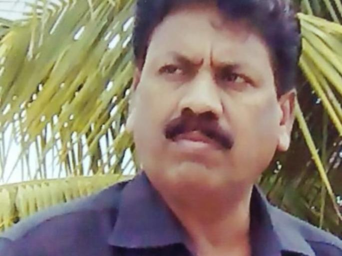 TC, who was on his way to join duty, died at Solapur railway station | डयुटी जॉईन करण्यासाठी निघालेल्या टीसीचा सोलापूर रेल्वे स्थानकावर दुदैवी मृत्यू TC, who was on his way to join duty, died at Solapur railway station | डयुटी जॉईन करण्यासाठी निघालेल्या टीसीचा सोलापूर रेल्वे स्थानकावर दुदैवी मृत्यू