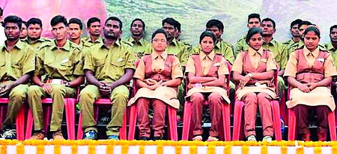 52 Naxalites get jobs in ST | ५२ नक्षलपीडितांना एसटीत नोकरी  52 Naxalites get jobs in ST | ५२ नक्षलपीडितांना एसटीत नोकरी