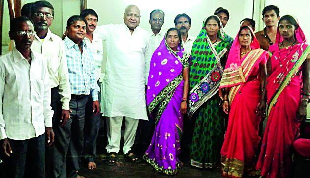 The people taught the lesson to false promises | खोटी आश्वासने देणाºयांना जनतेने धडा शिकविला The people taught the lesson to false promises | खोटी आश्वासने देणाºयांना जनतेने धडा शिकविला