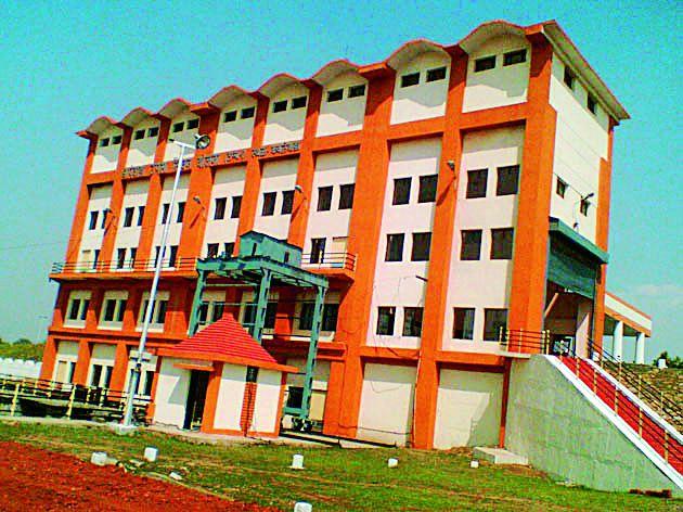 Give water to the project for a summer crop | उन्हाळी पिकासाठी प्रकल्पाचे पाणी द्या Give water to the project for a summer crop | उन्हाळी पिकासाठी प्रकल्पाचे पाणी द्या