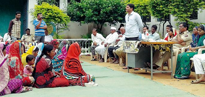 Stop illegal alcohol sales | अवैध दारू विक्री बंद करा Stop illegal alcohol sales | अवैध दारू विक्री बंद करा