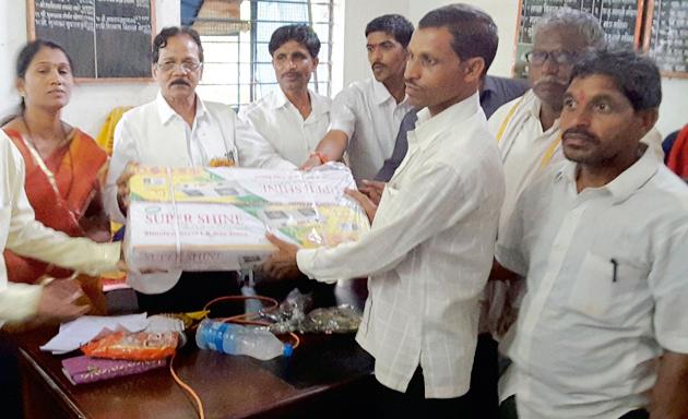 To give gas connection to families in buffer area | बफर क्षेत्रातील कुटुंबांना गॅस कनेक्शन देणार To give gas connection to families in buffer area | बफर क्षेत्रातील कुटुंबांना गॅस कनेक्शन देणार