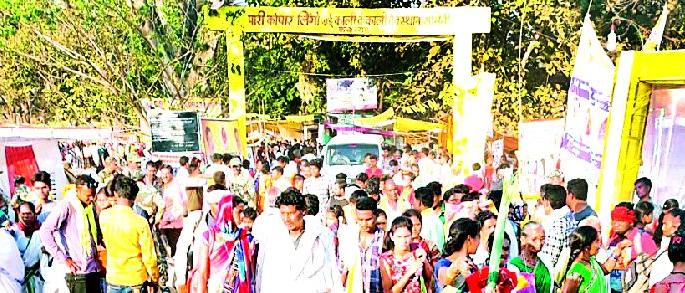 Lakhs of devotees visited Kakarhad | लाखो भाविकांनी दिली कचारगडला भेट