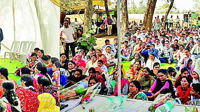 Blackberry prohibition | काळ्याफिती लावृून केला निषेध Blackberry prohibition | काळ्याफिती लावृून केला निषेध