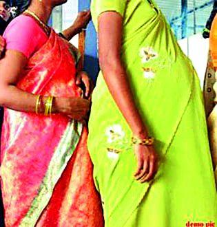 At the time of first marriage, 5 thousand | पहिल्या अपत्याच्या वेळी मिळणार ५ हजार At the time of first marriage, 5 thousand | पहिल्या अपत्याच्या वेळी मिळणार ५ हजार