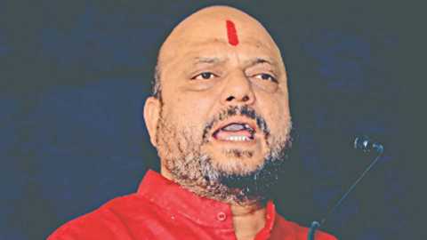 Gena Gulabrao Patil's government is out of the house | सेनेचे गुलाबराव पाटील यांचा सरकारला घरचा अहेर