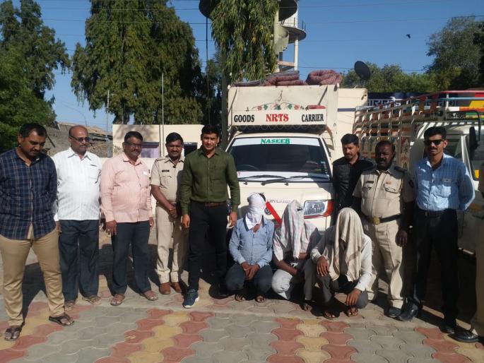 An assortment of around seven hundred million seized with gutkha | गुटख्यासह साडेसात लाखांचा मुद्देमाल जप्त An assortment of around seven hundred million seized with gutkha | गुटख्यासह साडेसात लाखांचा मुद्देमाल जप्त