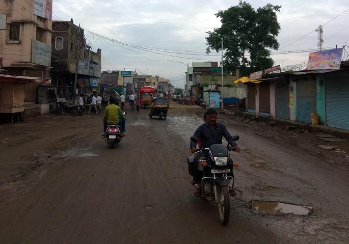 Agitations in Partur city | परतूर शहरात कडकडीत बंद..! Agitations in Partur city | परतूर शहरात कडकडीत बंद..!