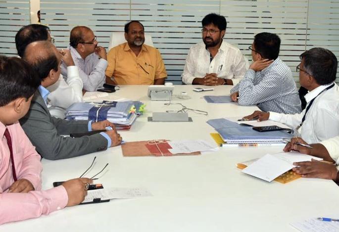 National level animal, bird culture exhibition in Jalna | जालन्यात राष्ट्रीय पातळीवरील पशु, पक्षी संवर्धन प्रदर्शन National level animal, bird culture exhibition in Jalna | जालन्यात राष्ट्रीय पातळीवरील पशु, पक्षी संवर्धन प्रदर्शन