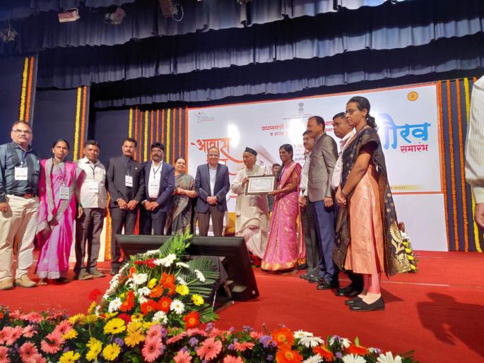Honor again for reporting on chores | घरकुल कामात कळवणला पुन्हा सन्मान Honor again for reporting on chores | घरकुल कामात कळवणला पुन्हा सन्मान