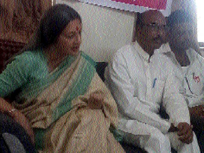 Fire at home, what will help you after getting ashes? | घराला आग लागली, राख झाल्यानंतर मदत करणार काय ? Fire at home, what will help you after getting ashes? | घराला आग लागली, राख झाल्यानंतर मदत करणार काय ?