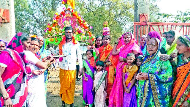 Pimpalgaon 'Shambho Shankara' alarm | पिंपळगावला ‘शंभो शंकरा’चा गजर Pimpalgaon 'Shambho Shankara' alarm | पिंपळगावला ‘शंभो शंकरा’चा गजर