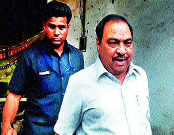 Former minister Khadseen's inquiry by ACB | माजी मंत्री खडसेंची लाचलुचपतकडून चौकशी Former minister Khadseen's inquiry by ACB | माजी मंत्री खडसेंची लाचलुचपतकडून चौकशी