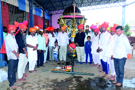 50 lakh chariot for Balmama Devasthan | बाळूमामा देवस्थानासाठी ५० लाखांचा रथ 50 lakh chariot for Balmama Devasthan | बाळूमामा देवस्थानासाठी ५० लाखांचा रथ
