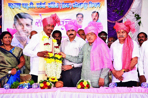 Shivshahi, Brick robbed of contract | शिवशाही, ब्रिक करारातून लूट Shivshahi, Brick robbed of contract | शिवशाही, ब्रिक करारातून लूट