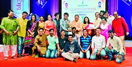 Pradhanu Kalavishkar of Miraje, State Deities in the state drama, 'Deval' in Sangli | राज्य नाट्य स्पर्धेत मिरजेतील इंद्रधनु कलाविष्कार, सांगलीतील ‘देवल’चा गौरव Pradhanu Kalavishkar of Miraje, State Deities in the state drama, 'Deval' in Sangli | राज्य नाट्य स्पर्धेत मिरजेतील इंद्रधनु कलाविष्कार, सांगलीतील ‘देवल’चा गौरव