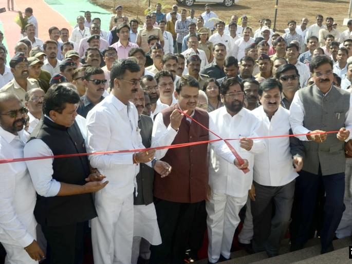 Water plan in eighteen thousand villages of the state, record in the world of Maharashtra - Devendra Fadnavis: | राज्यातील अठरा हजार गावांत पाणी योजना , महाराष्ट्राचे जगात रेकॉर्ड : देवेंद्र फडणवीस Water plan in eighteen thousand villages of the state, record in the world of Maharashtra - Devendra Fadnavis: | राज्यातील अठरा हजार गावांत पाणी योजना , महाराष्ट्राचे जगात रेकॉर्ड : देवेंद्र फडणवीस