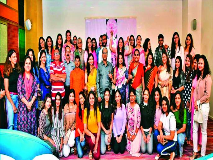 Why live forever complaining when there is a rainbow color all around? | सभोवताली इंद्रधनुष्याचे रंग असताना कायम तक्रार करत का जगायचं ? Why live forever complaining when there is a rainbow color all around? | सभोवताली इंद्रधनुष्याचे रंग असताना कायम तक्रार करत का जगायचं ?