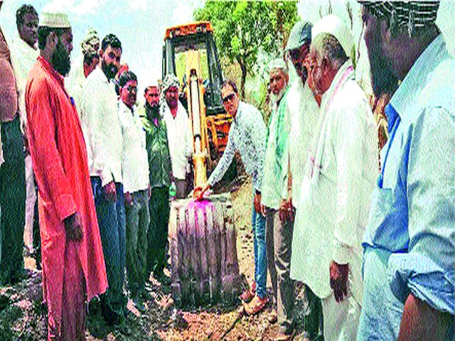 Radi-coconut road traffic open | रहाडी-नारळा रस्ता वाहतुकीस खुला