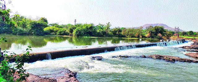 The recess escapes from the dam | मुकणे धरणातून आवर्तन सुटले The recess escapes from the dam | मुकणे धरणातून आवर्तन सुटले