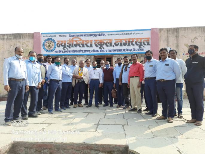 Meritorious Teacher Award to Manoj Thombre | मनोज ठोंबरे यांना गुणवंत शिक्षक पुरस्कार