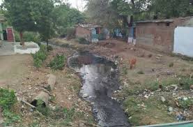 Non-cleaning campaign by the municipality in Yeola | येवल्यात नगरपालिके तर्फे नालेसफाई मोहीम Non-cleaning campaign by the municipality in Yeola | येवल्यात नगरपालिके तर्फे नालेसफाई मोहीम